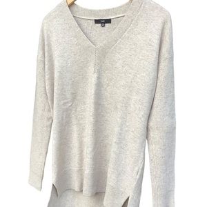 FATE v-neck sweater